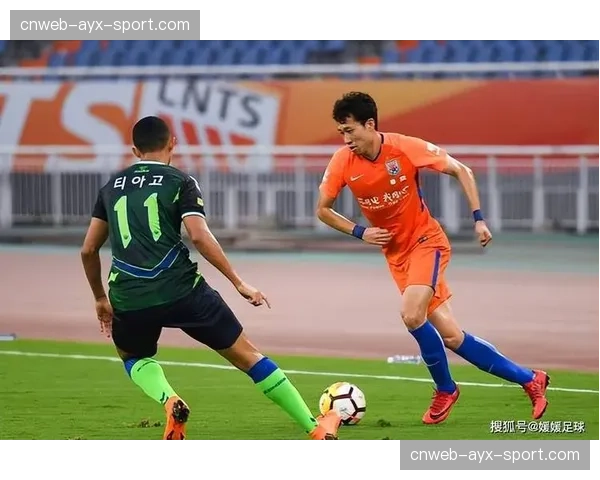 通讯:探寻兰斯青训营,年轻后卫如何被灌输现代防守理念 通讯:探寻兰斯青训营,年轻后卫如何被灌输现代防守理念