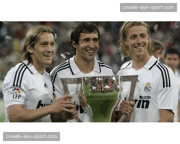 洛杉矶火花签回功勋球员恩妮卡·奥格乌米克进行最后一搏